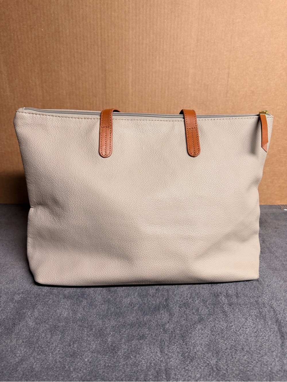 Joy Mangano Taupe Pebbled Leather Tote Bag Brown Handles Gold Logo - Picture 5 of 9